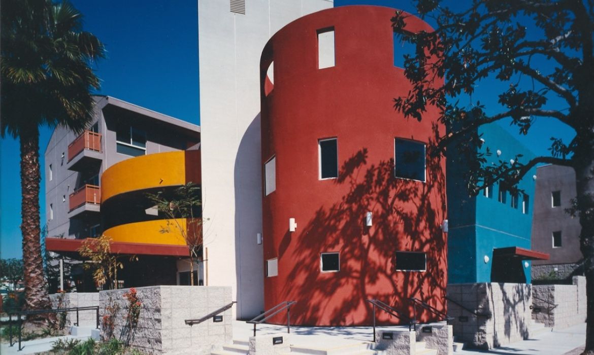 vista-nueva-apts_33f283e61c6b92f5e07553e8c98f545a.jpg
